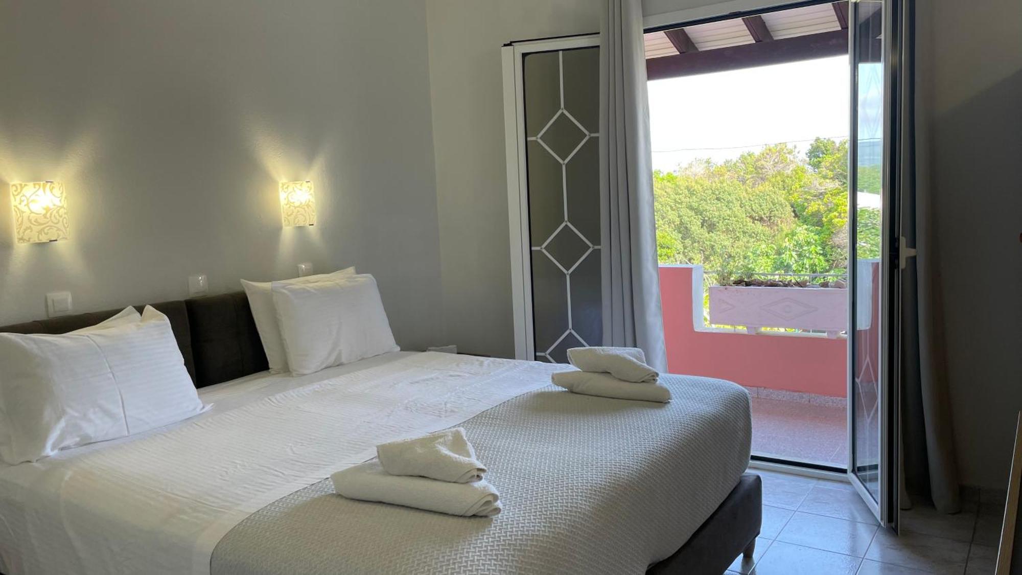 Alonaki Bay Apartment Halikounas