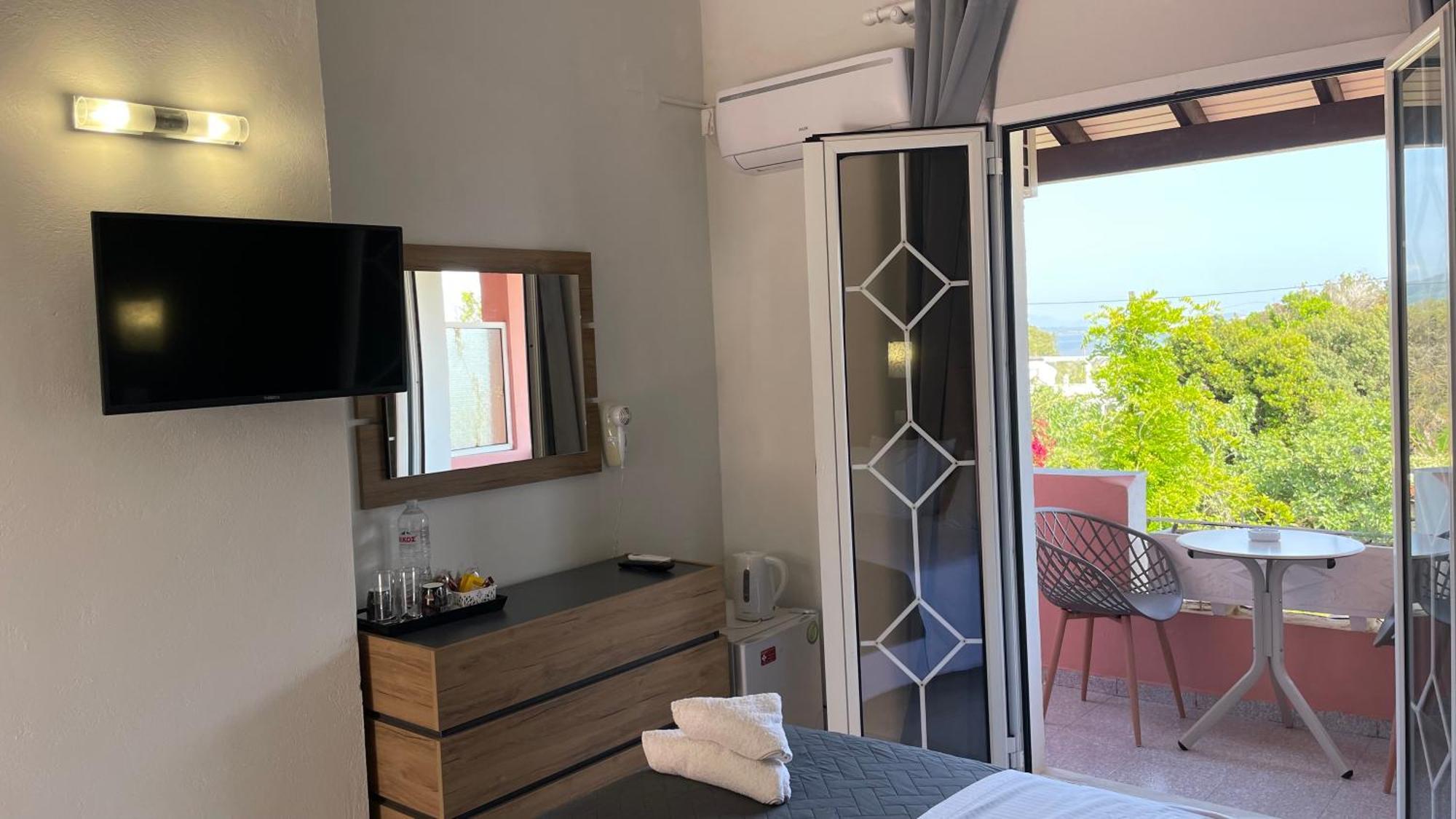 Alonaki Bay Apartment *